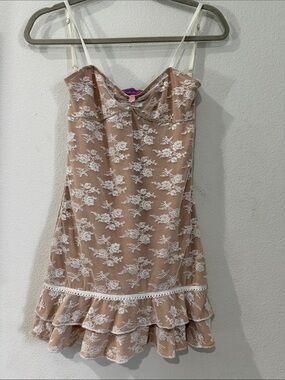 Edikted Lace Mini Dress Nude Ivory Floral Ruffle Sweetheart Size Small